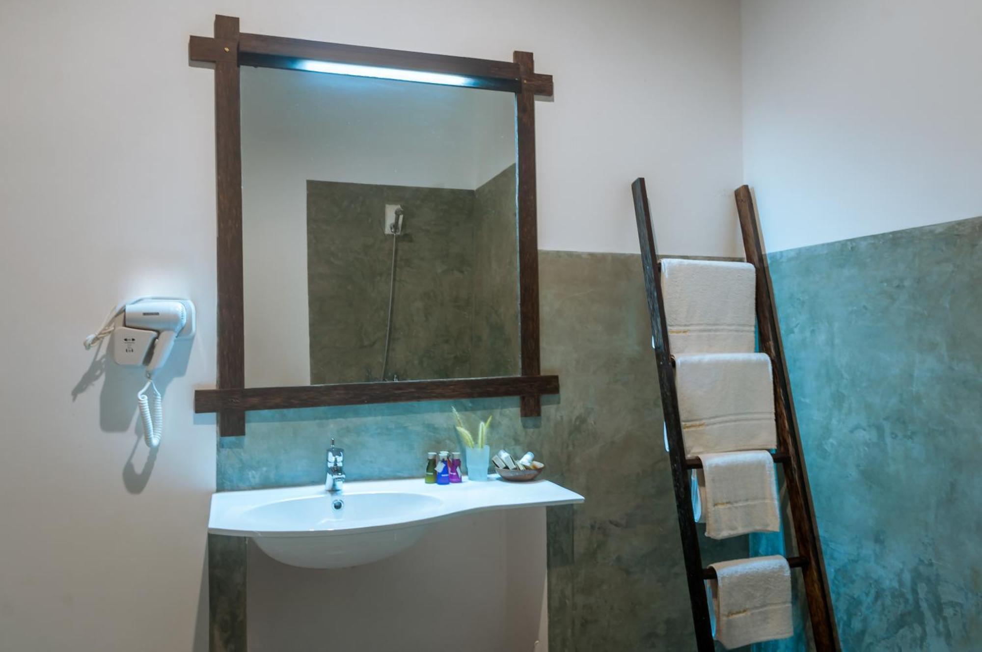 Garcinia Leaf Hotel 5*